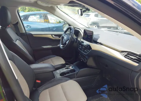 2022 Ford Escape Titanium from USA, damaged, VIN 1FMCU9J90NUB61267